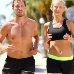 Peut-on courir torse nu ? Ce que la loi et la société en pensent