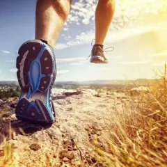Courir à jeun le matin : avantages et risques à connaître