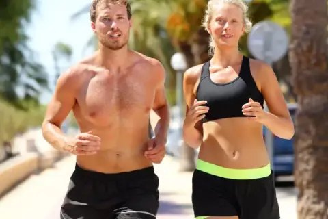 Peut-on courir torse nu ? Ce que la loi et la société en pensent