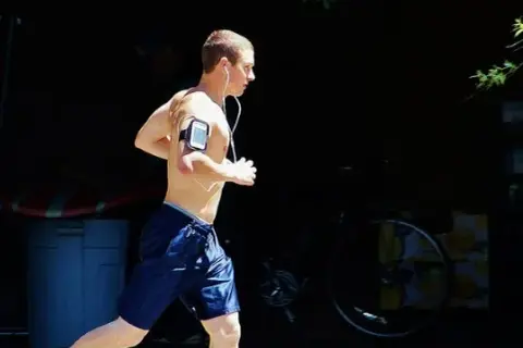 Comprendre la vitesse de footing 7 km/h : est-ce adapté aux débutants ?