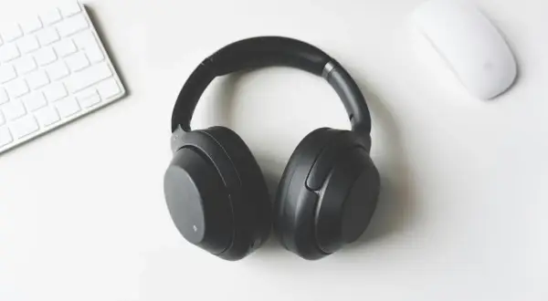 Les meilleurs casques audio pour footing : sécurité et confort essentiels