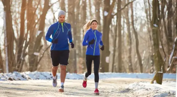 L'équipement footing hiver : restez au chaud et en sécurité en courant
