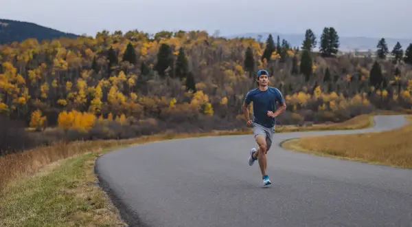 Comment se préparer pour un semi marathon : astuces pour réussir sans stress