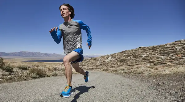 Vitesse moyenne pour un footing : trouvez votre rythme idéal sans risque